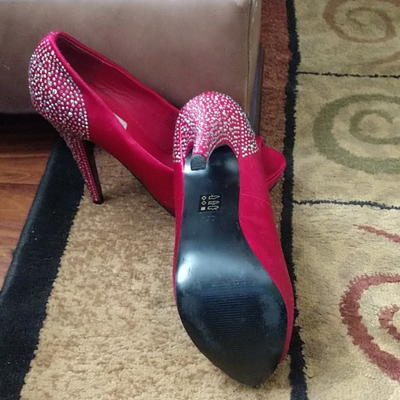 Shoes - Picture 2 of 2